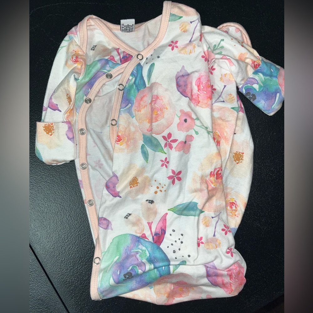 Copper Pearl newborn knotted gown in bloom print